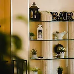 Hotel Unique 3*