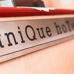 Hotel Unique