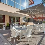 Unique Hotel