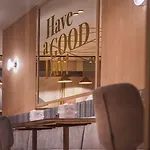 Hotel Unique