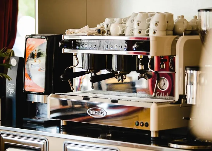 מלון Unique צ'סנטיקו