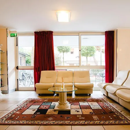 Hotel Unique 3*