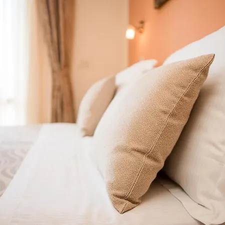 Unique Hotel 3*