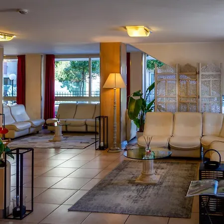 Unique Hotel